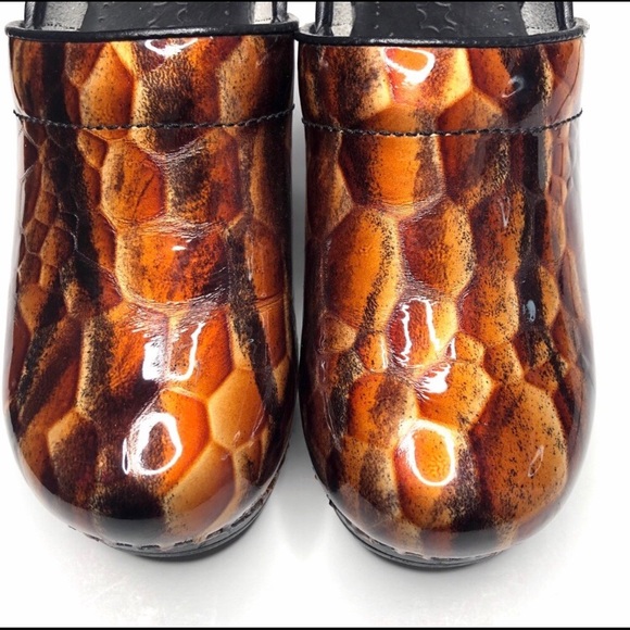 Dansko professional clogs in tortoiseshell - Picture 5 of 8